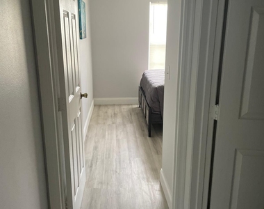 854 Sw Paar Drive - Photo Thumbnail 10