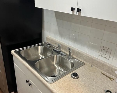 4165 Nw 114th Terrace - Photo Thumbnail 3