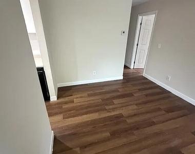 4165 Nw 114th Terrace - Photo Thumbnail 9