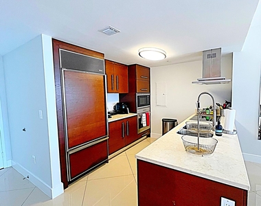 495 Brickell Avenue - Photo Thumbnail 11