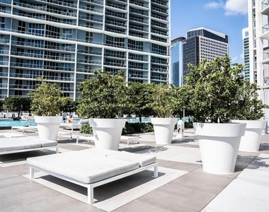 495 Brickell Avenue - Photo Thumbnail 32