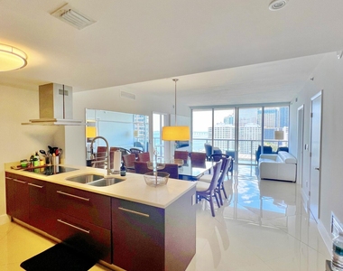 495 Brickell Avenue - Photo Thumbnail 1