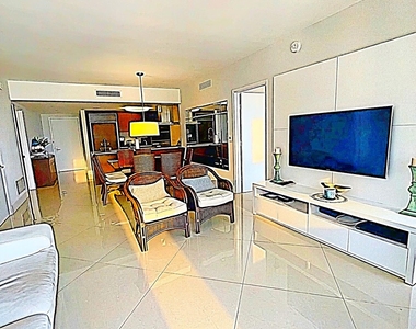 495 Brickell Avenue - Photo Thumbnail 10