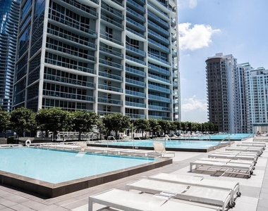 495 Brickell Avenue - Photo Thumbnail 30