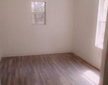 1224 Frost Avenue - Photo Thumbnail 10