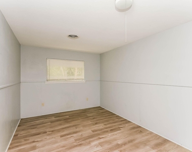 5505 Wonder Drive - Photo Thumbnail 10