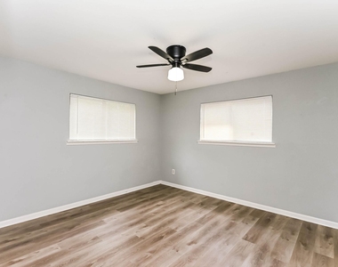5505 Wonder Drive - Photo Thumbnail 9