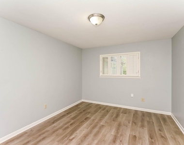 5505 Wonder Drive - Photo Thumbnail 11