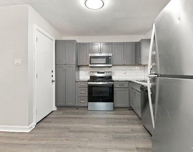 2420 Bamboo Street - Photo Thumbnail 5