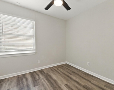 2420 Bamboo Street - Photo Thumbnail 10