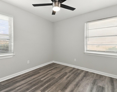 2420 Bamboo Street - Photo Thumbnail 9