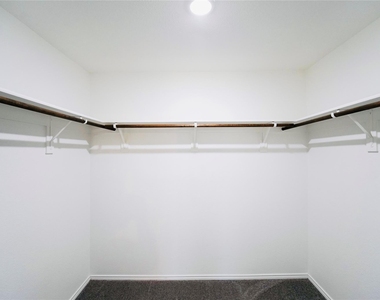 2921 Bronte Boulevard - Photo Thumbnail 11