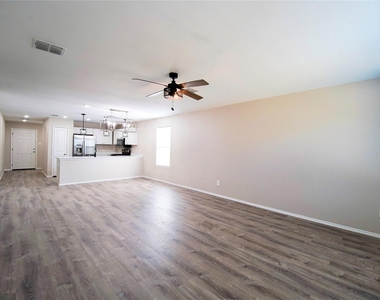 2921 Bronte Boulevard - Photo Thumbnail 4