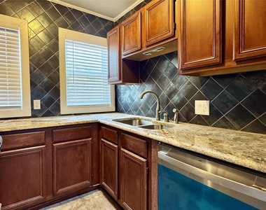 6006 Worth Street - Photo Thumbnail 6