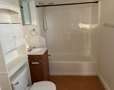 407 Paluxy Street - Photo Thumbnail 10
