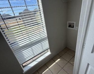 120 Lindas Creek Lane - Photo Thumbnail 8