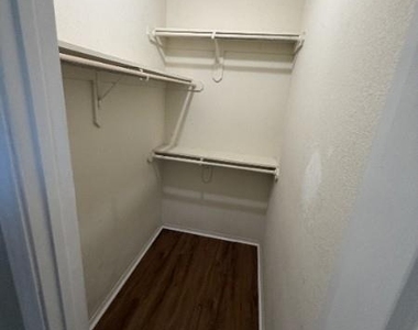 120 Lindas Creek Lane - Photo Thumbnail 5
