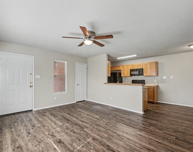 8028 Tanner Avenue - Photo Thumbnail 4