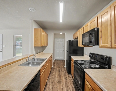 8028 Tanner Avenue - Photo Thumbnail 6