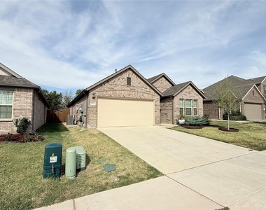 704 Big Bend Parkway - Photo Thumbnail 3