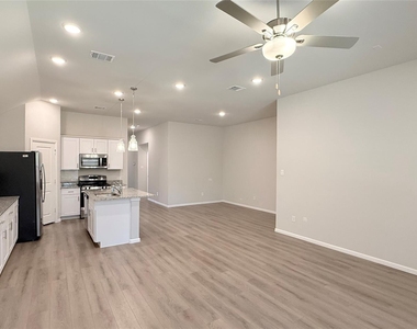 704 Big Bend Parkway - Photo Thumbnail 9