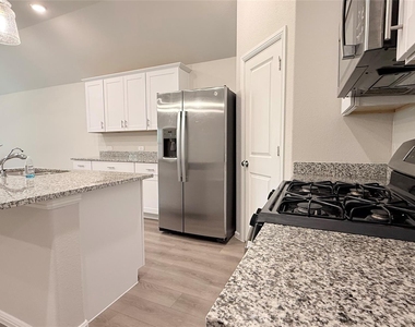 704 Big Bend Parkway - Photo Thumbnail 7