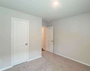 704 Big Bend Parkway - Photo Thumbnail 15