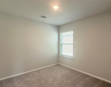 704 Big Bend Parkway - Photo Thumbnail 11
