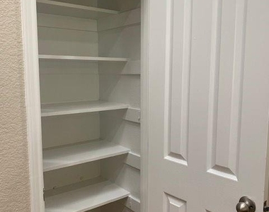 10621 Lipan Trail - Photo Thumbnail 11
