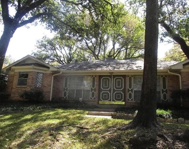 4704 Valleycrest Drive - Photo Thumbnail 3