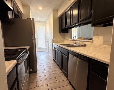 7145 Fair Oaks Avenue - Photo Thumbnail 5
