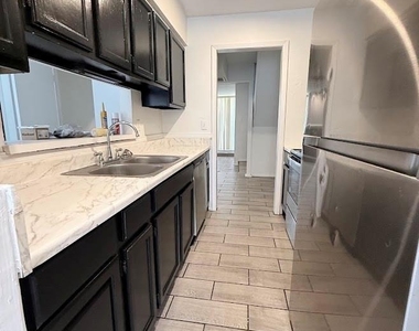 7145 Fair Oaks Avenue - Photo Thumbnail 4