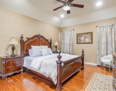7056 Welshman Drive - Photo Thumbnail 16