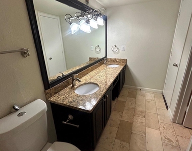 7525 Holly Hill Drive - Photo Thumbnail 6