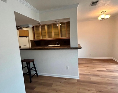 4112 Bowser Avenue - Photo Thumbnail 7