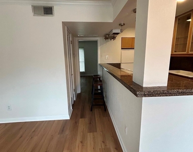 4112 Bowser Avenue - Photo Thumbnail 8