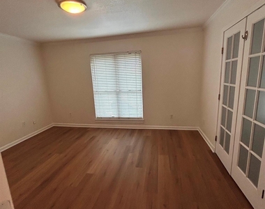 4112 Bowser Avenue - Photo Thumbnail 9