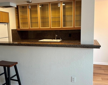 4112 Bowser Avenue - Photo Thumbnail 6