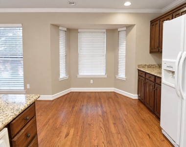 4916 Canberra Lane - Photo Thumbnail 6