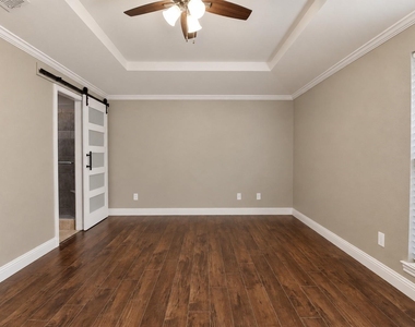 4916 Canberra Lane - Photo Thumbnail 8