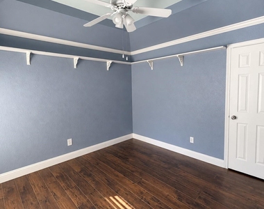 4916 Canberra Lane - Photo Thumbnail 15