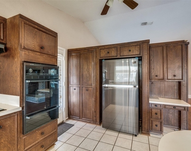 3406 Halifax Drive - Photo Thumbnail 12