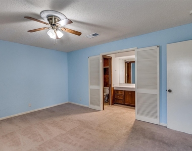3406 Halifax Drive - Photo Thumbnail 14