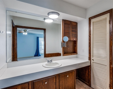 3406 Halifax Drive - Photo Thumbnail 16