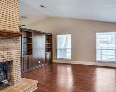 3406 Halifax Drive - Photo Thumbnail 5