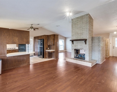 3406 Halifax Drive - Photo Thumbnail 3