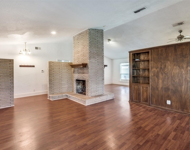 3406 Halifax Drive - Photo Thumbnail 6