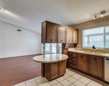 3406 Halifax Drive - Photo Thumbnail 10