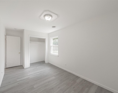 4920 Colorado Boulevard - Photo Thumbnail 37