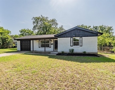 4920 Colorado Boulevard - Photo Thumbnail 2